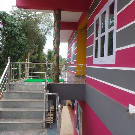 Iroomz Sri Vinayaka Comfort Virajpet Extérieur photo