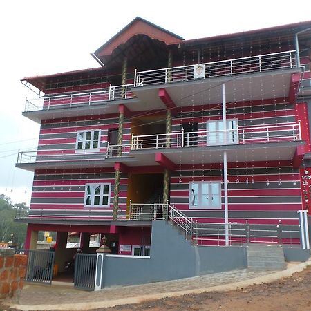 Iroomz Sri Vinayaka Comfort Virajpet Extérieur photo
