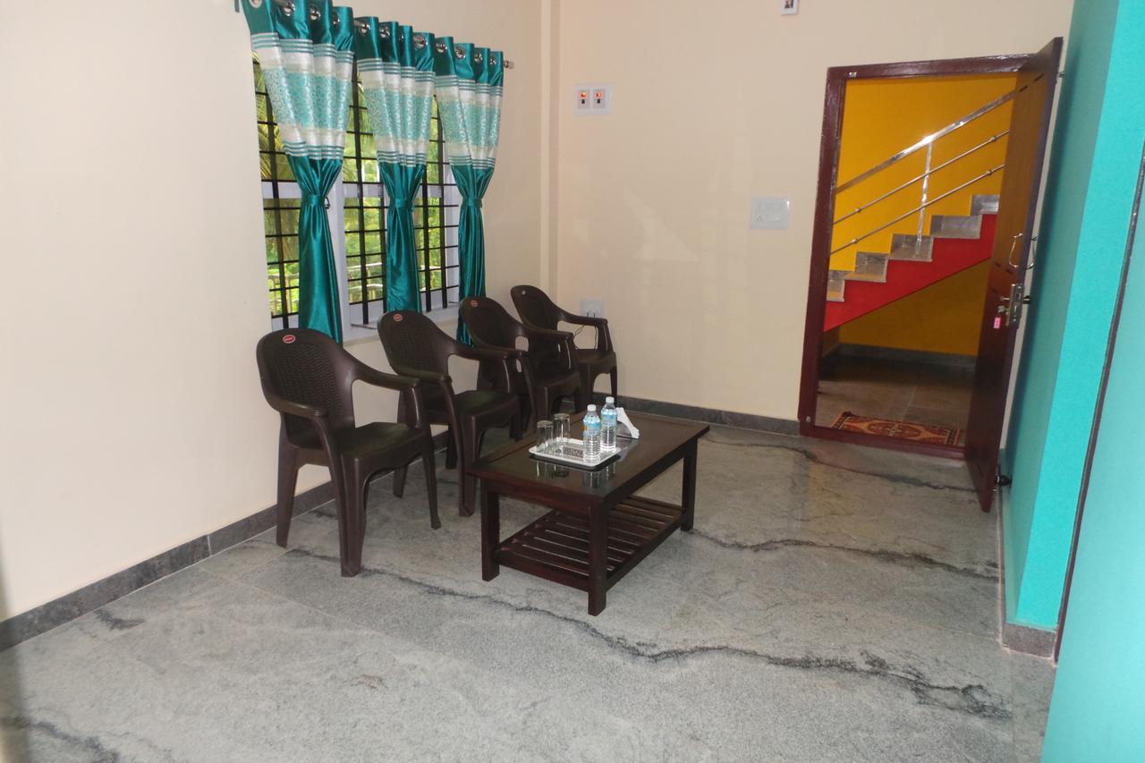 Iroomz Sri Vinayaka Comfort Virajpet Extérieur photo