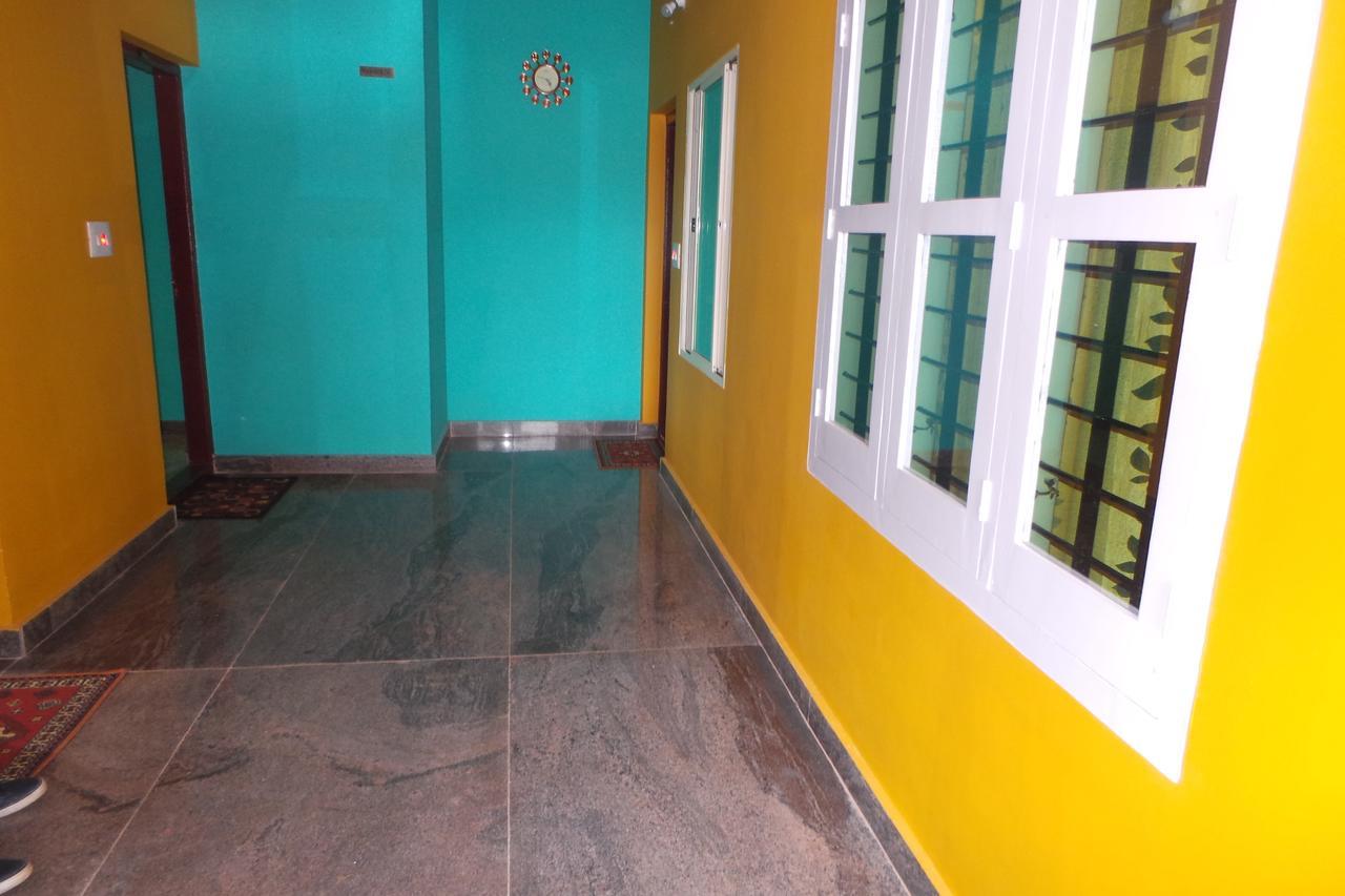 Iroomz Sri Vinayaka Comfort Virajpet Extérieur photo
