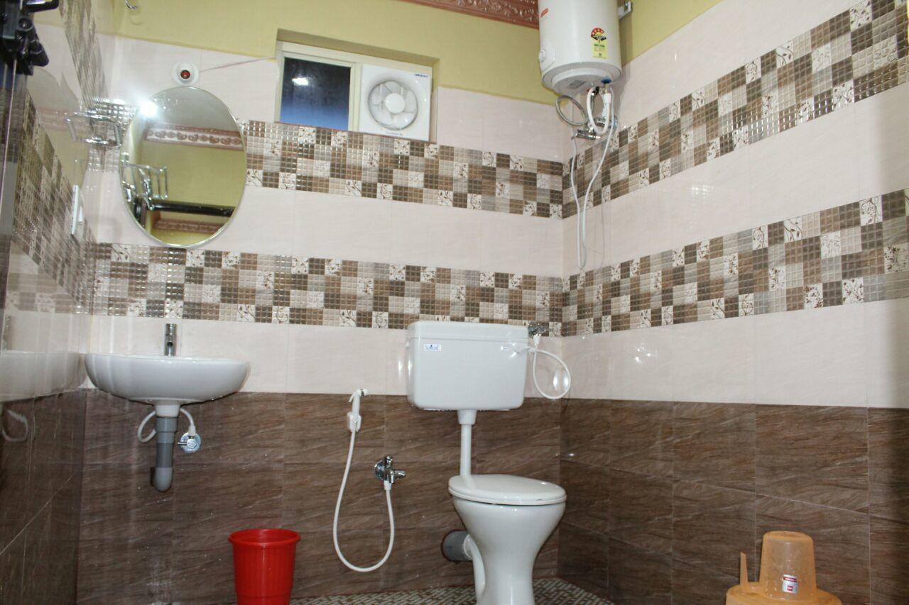 Iroomz Sri Vinayaka Comfort Virajpet Extérieur photo