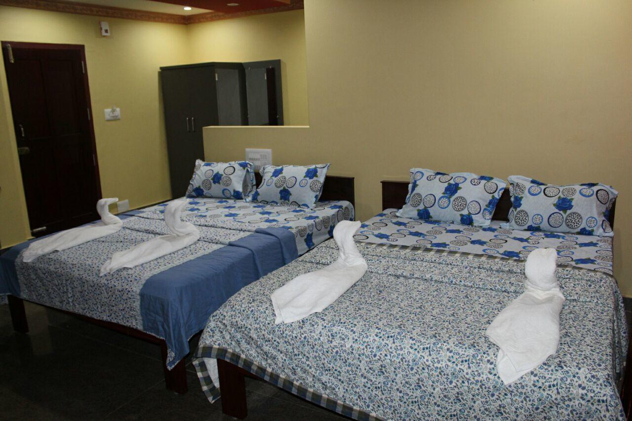 Iroomz Sri Vinayaka Comfort Virajpet Extérieur photo