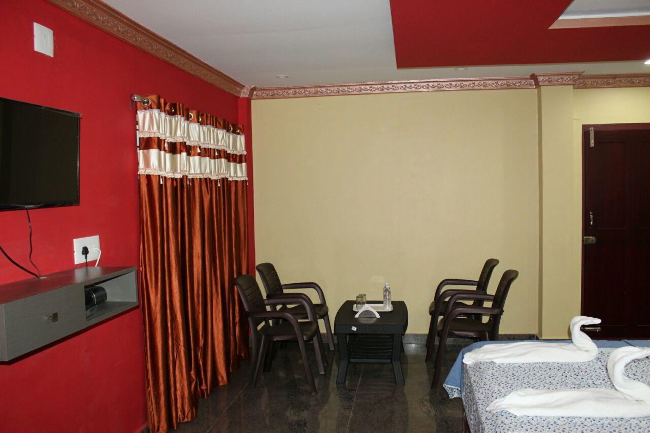 Iroomz Sri Vinayaka Comfort Virajpet Extérieur photo